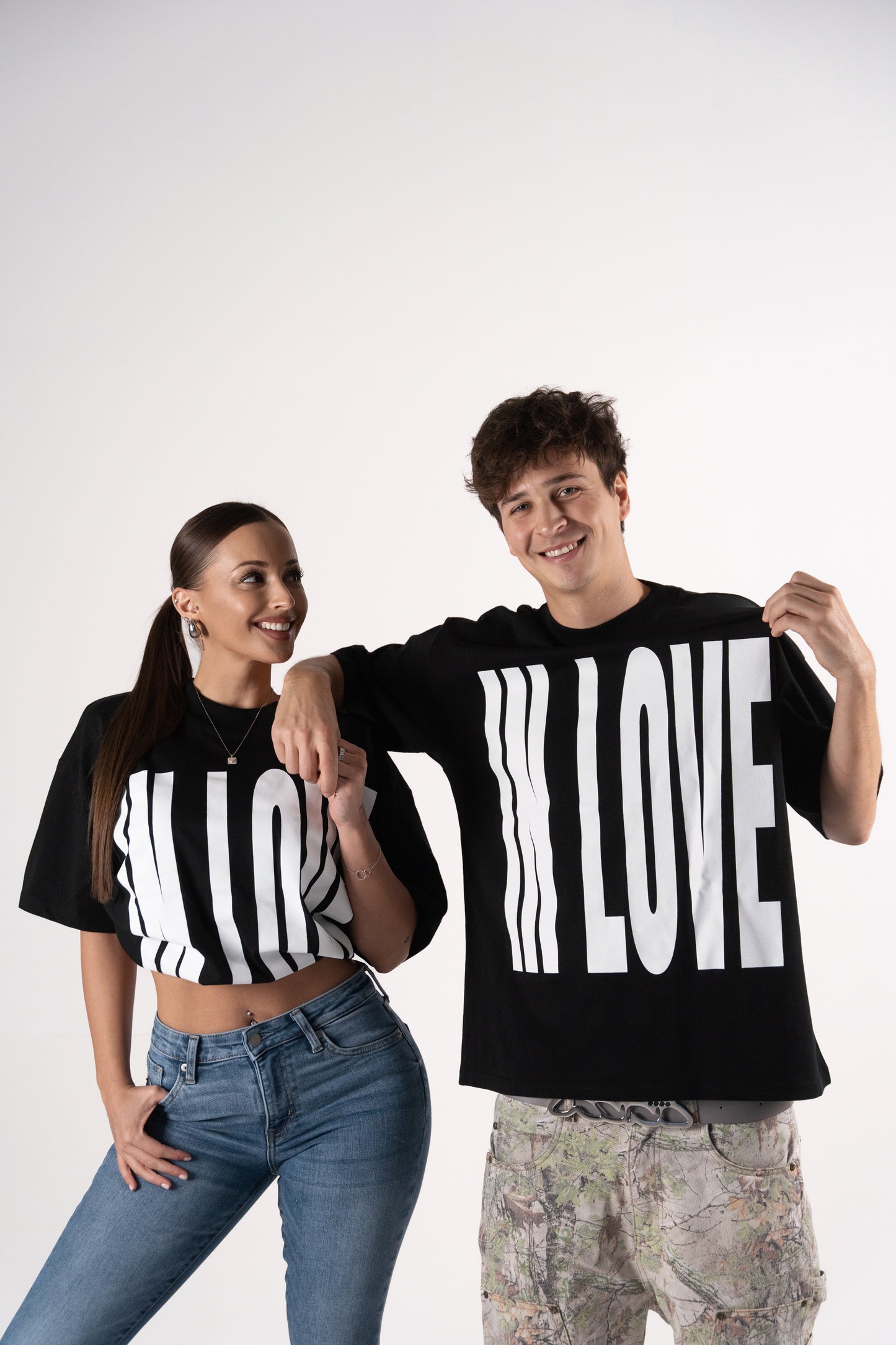IN LOVE T-shirt "BLACK"
