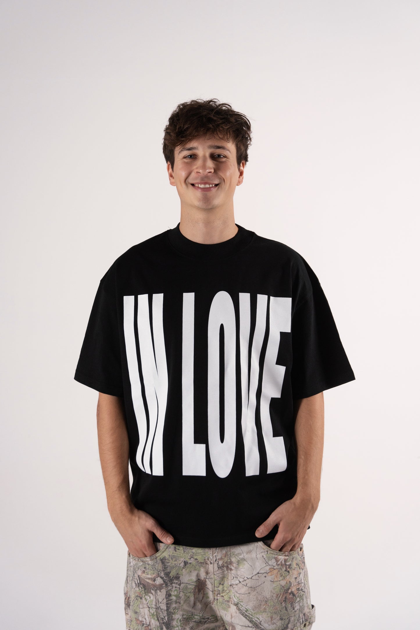 IN LOVE T-shirt "BLACK"
